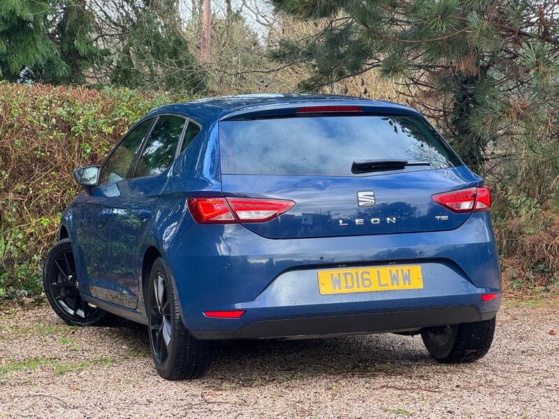 SEAT LEON