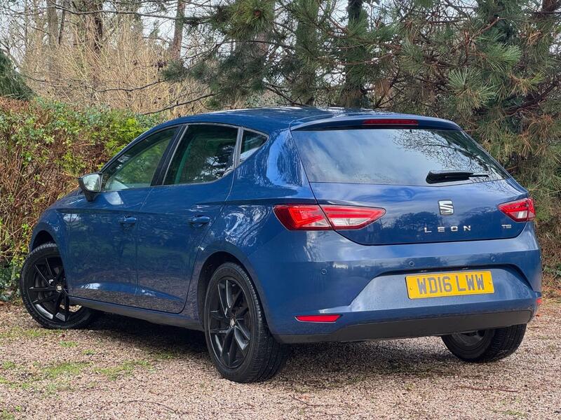 SEAT LEON