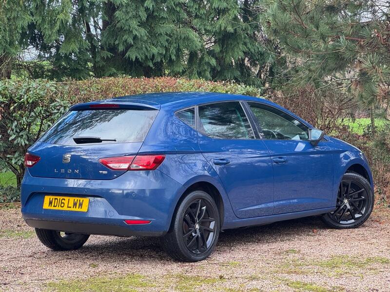 SEAT LEON