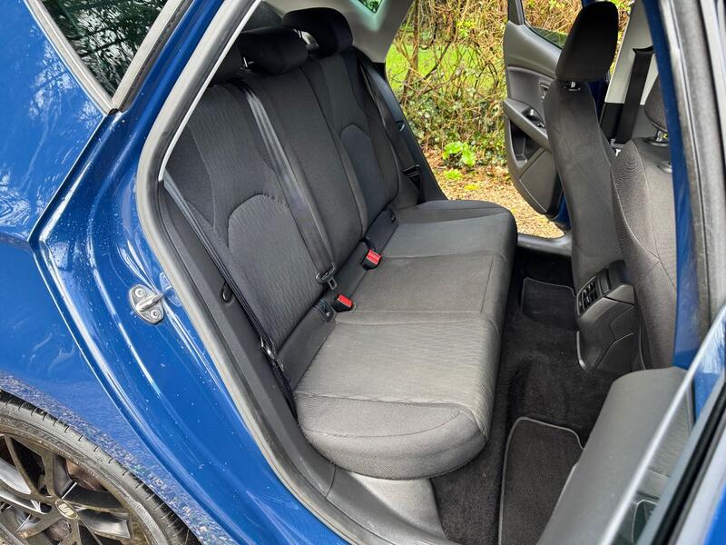 SEAT LEON
