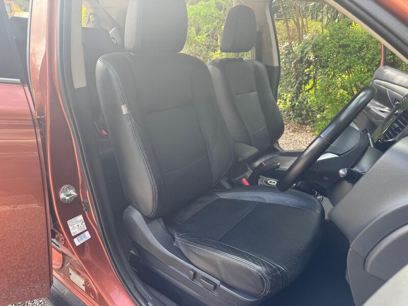 MITSUBISHI OUTLANDER
