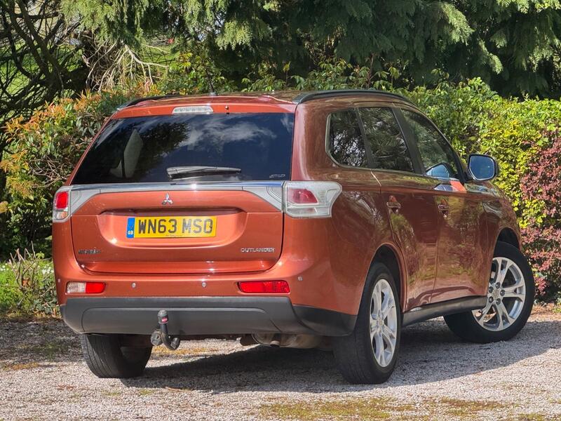 MITSUBISHI OUTLANDER