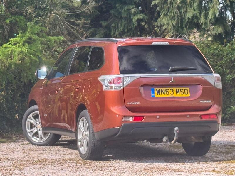 MITSUBISHI OUTLANDER